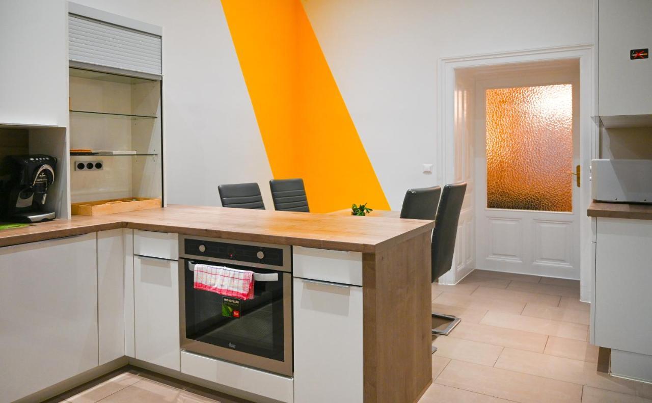 Modern Apartment Wiener Stadthalle Kültér fotó