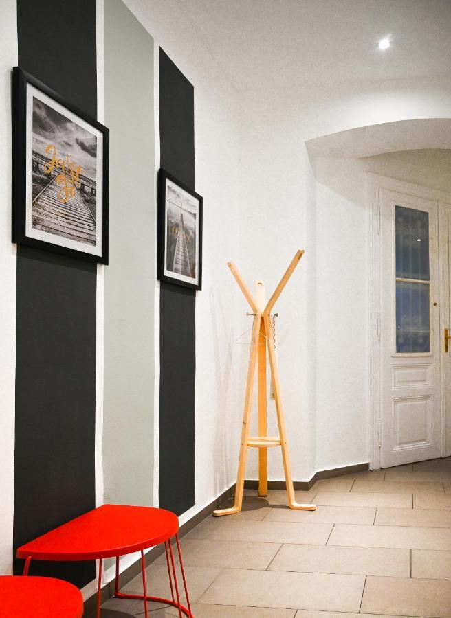 Modern Apartment Wiener Stadthalle Kültér fotó